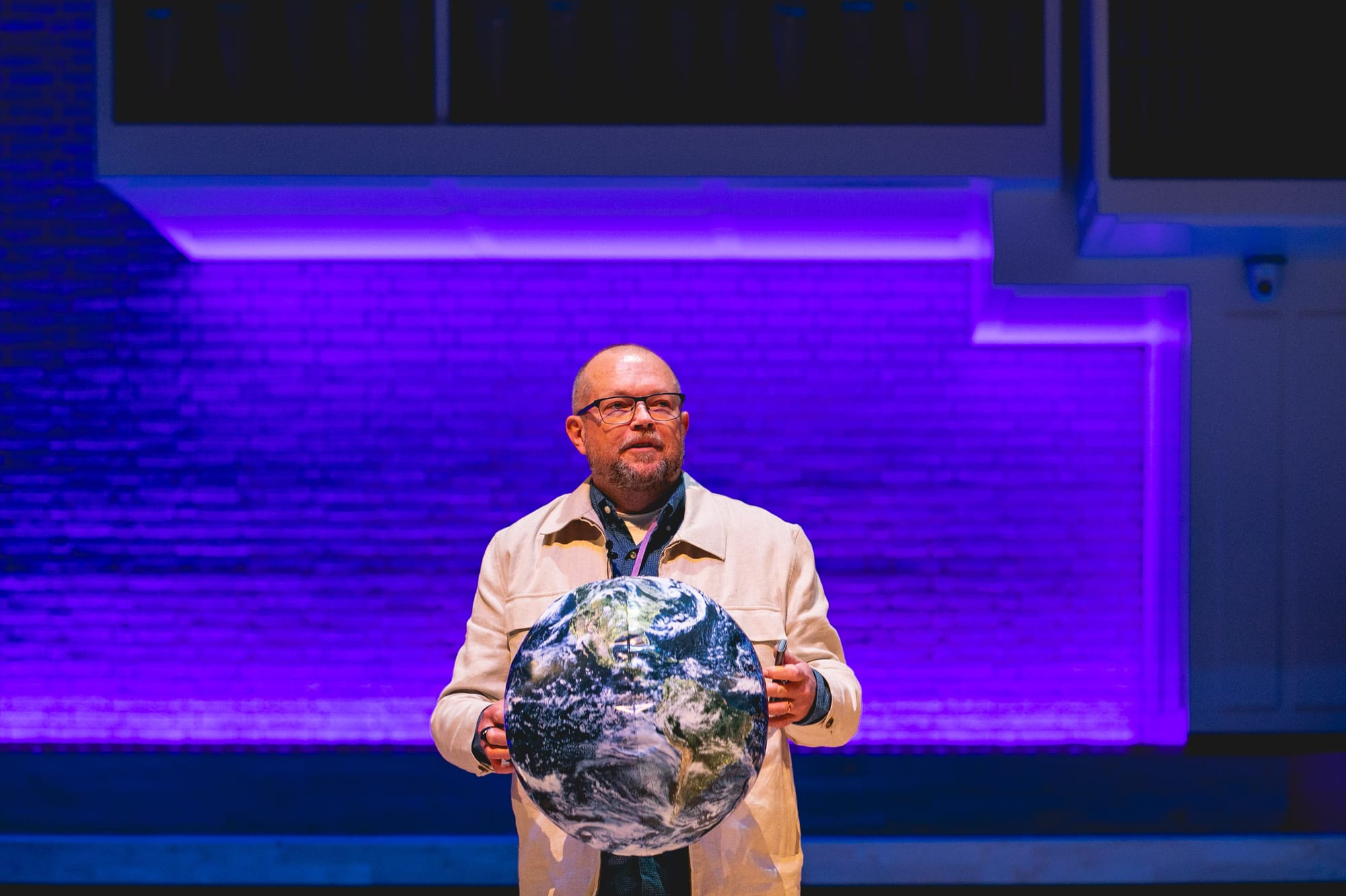 The Spectacular Lies of Maps – keynote companion page